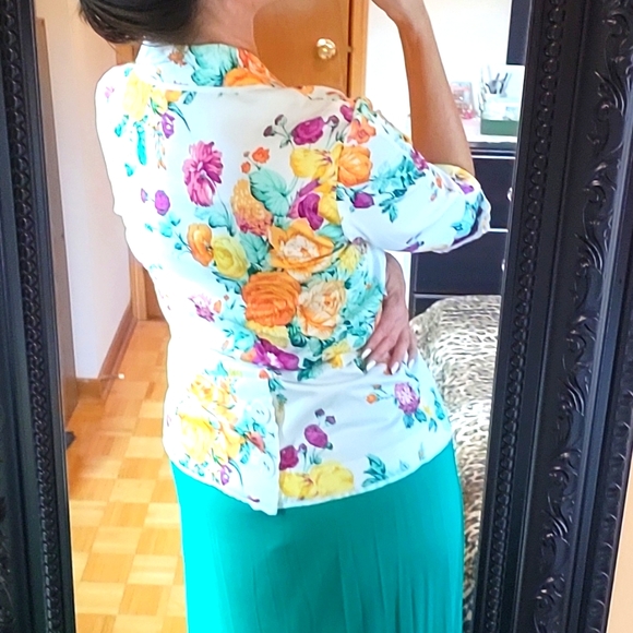 NWOT Floral Stretch Blazer in White, Burgundy, Orange, Yellow, Green, 6 - Picture 12 of 16